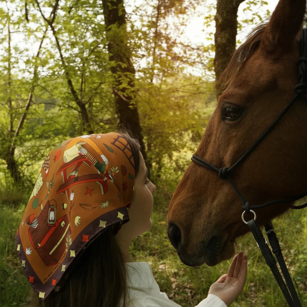 Silk scarf - Paseo en el Bosque