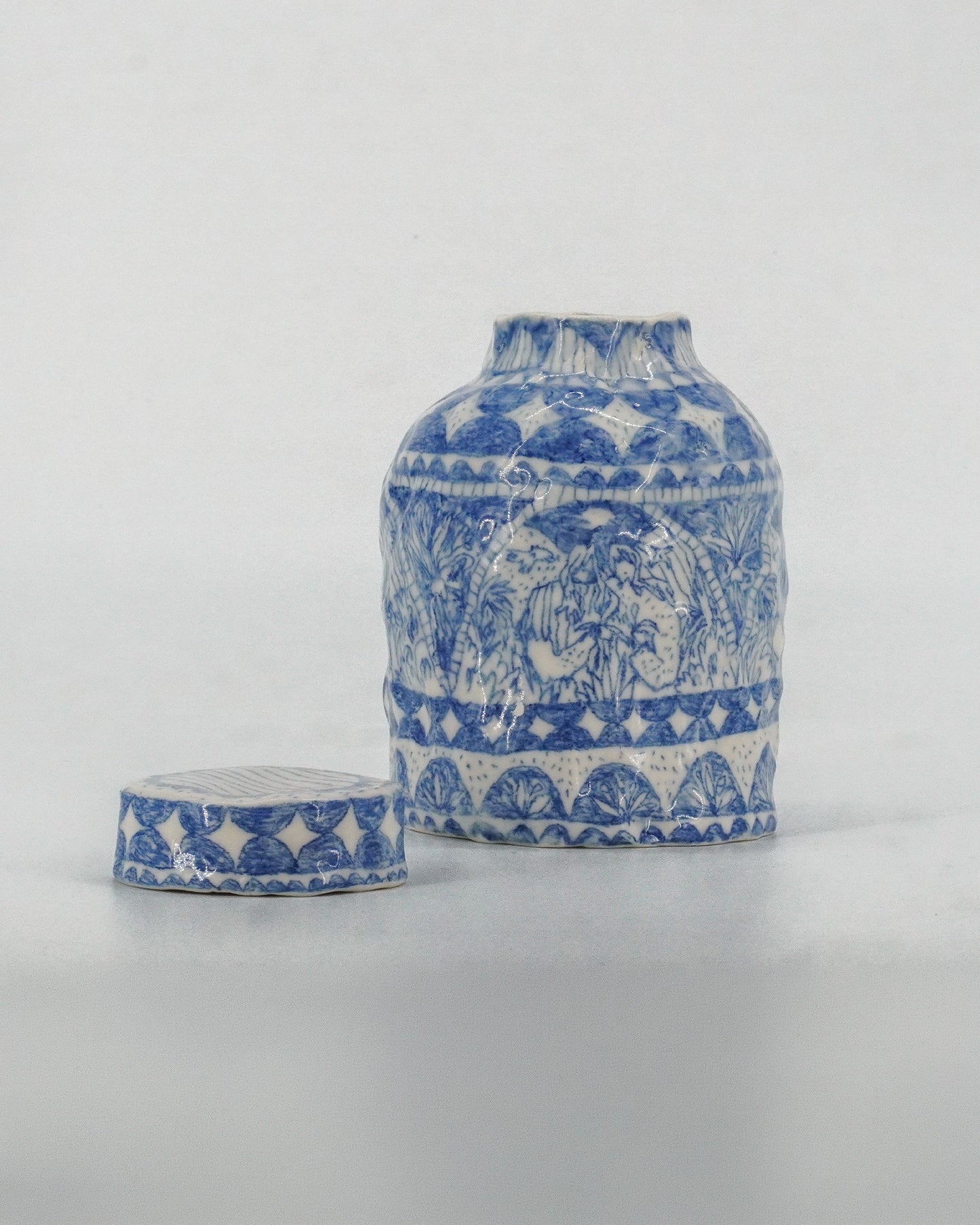 Pot with lid