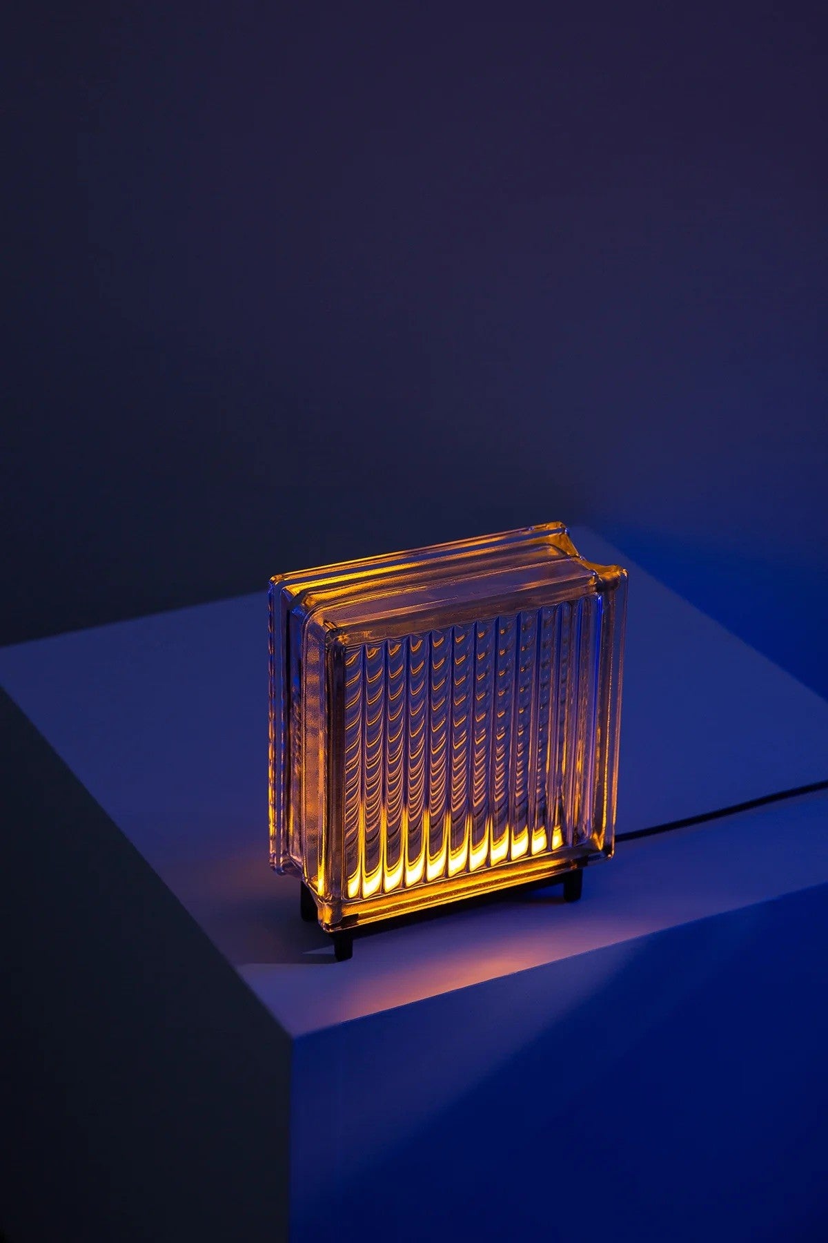 Cross linear Lamp