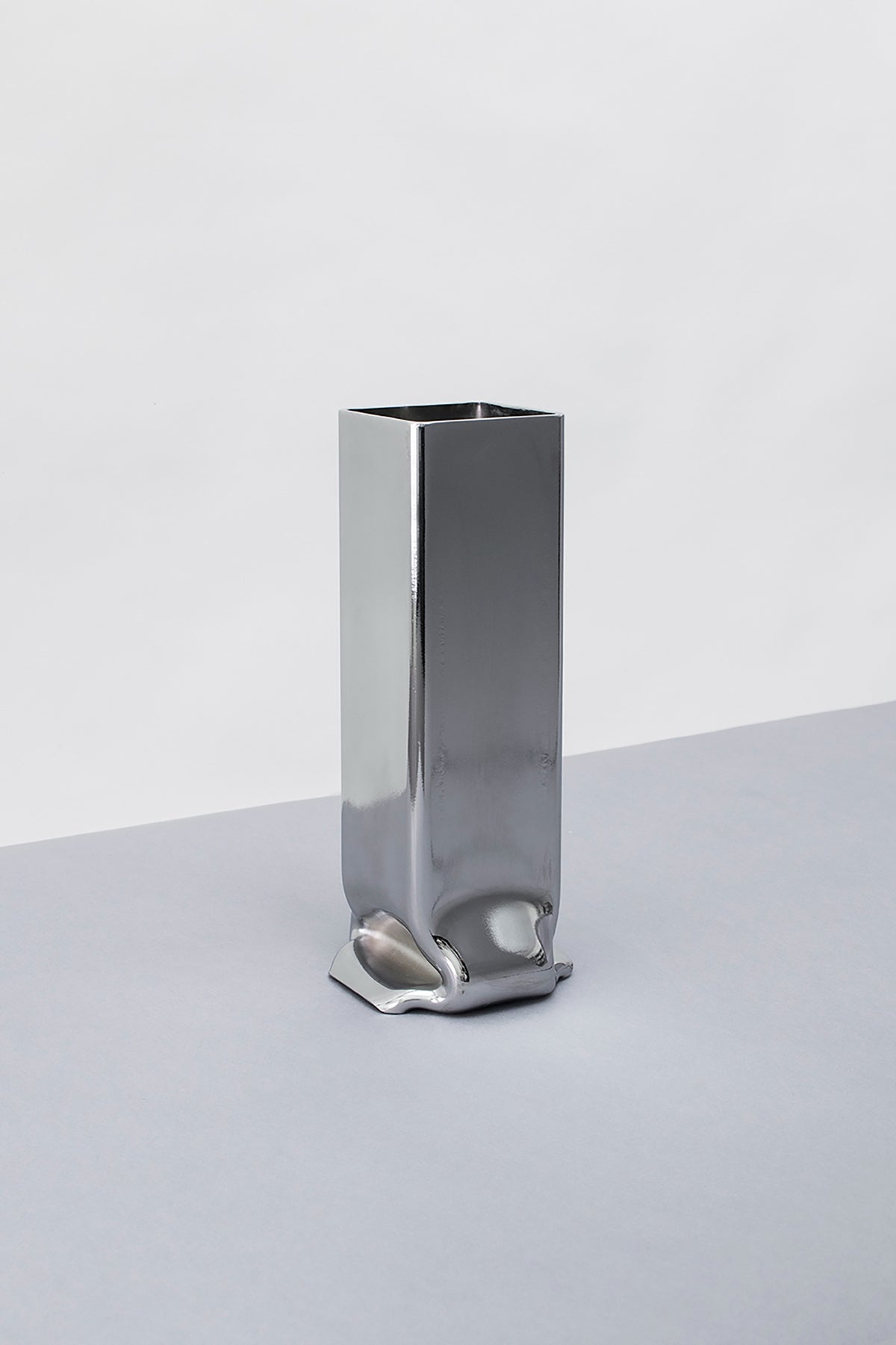 Pressure Vase Square Tall, Chrome